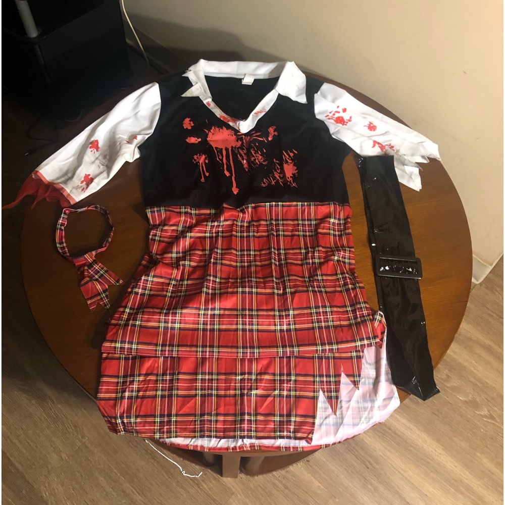 Curves Zombie Schoolgirl Costume Red/Combo Size 2X - Picture 3 of 8
